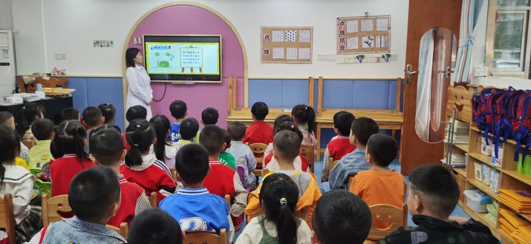 【愛眼始于心 護(hù)眼踐于行】巴中博雅眼科醫(yī)院走進(jìn)紅蘋果幼兒園——呵護(hù)眼睛，從娃娃抓起！